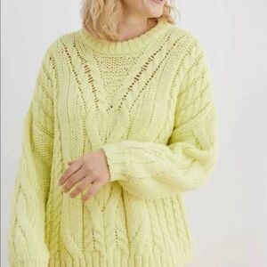 AERIE Snowday Oversized Lemon-Lime Fuzzy Cable Knit Sweater Crew Neck